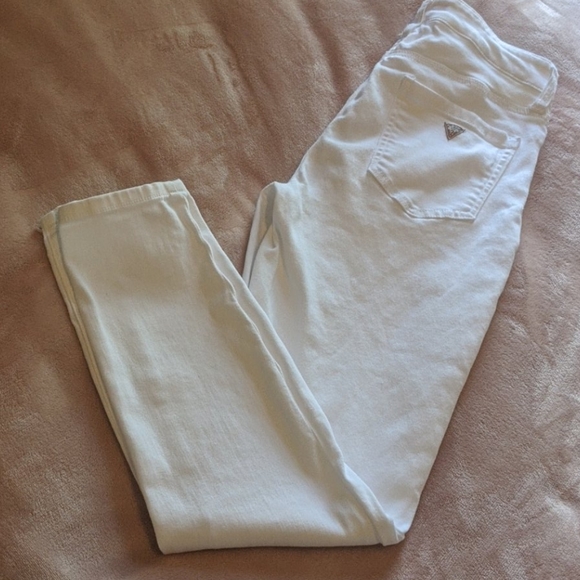 Guess Jeans - Picture 2 of 4
